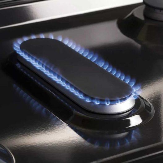 GE 30 in. Freestanding Gas Stove JCGBS66SEKSS - Image 5